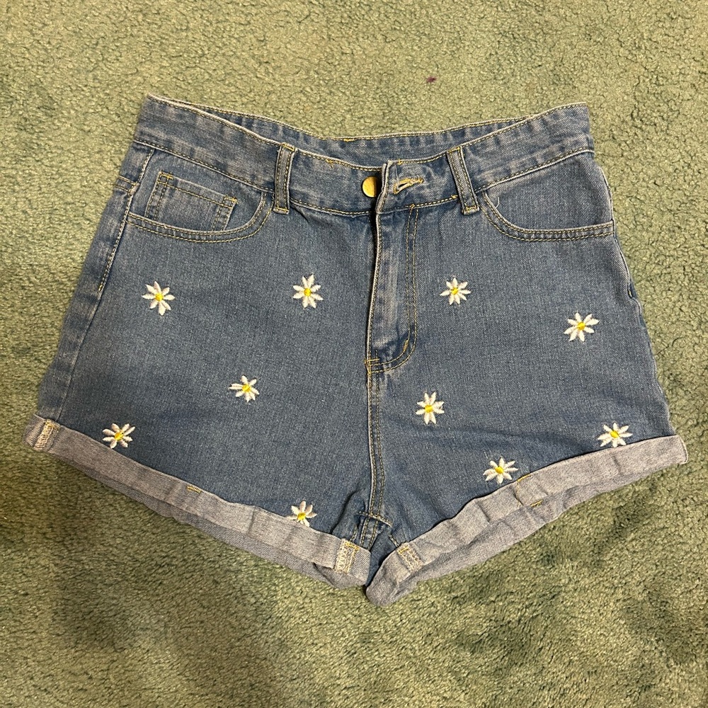 Shein Daisy Denim Shorts - Picture 2 of 6